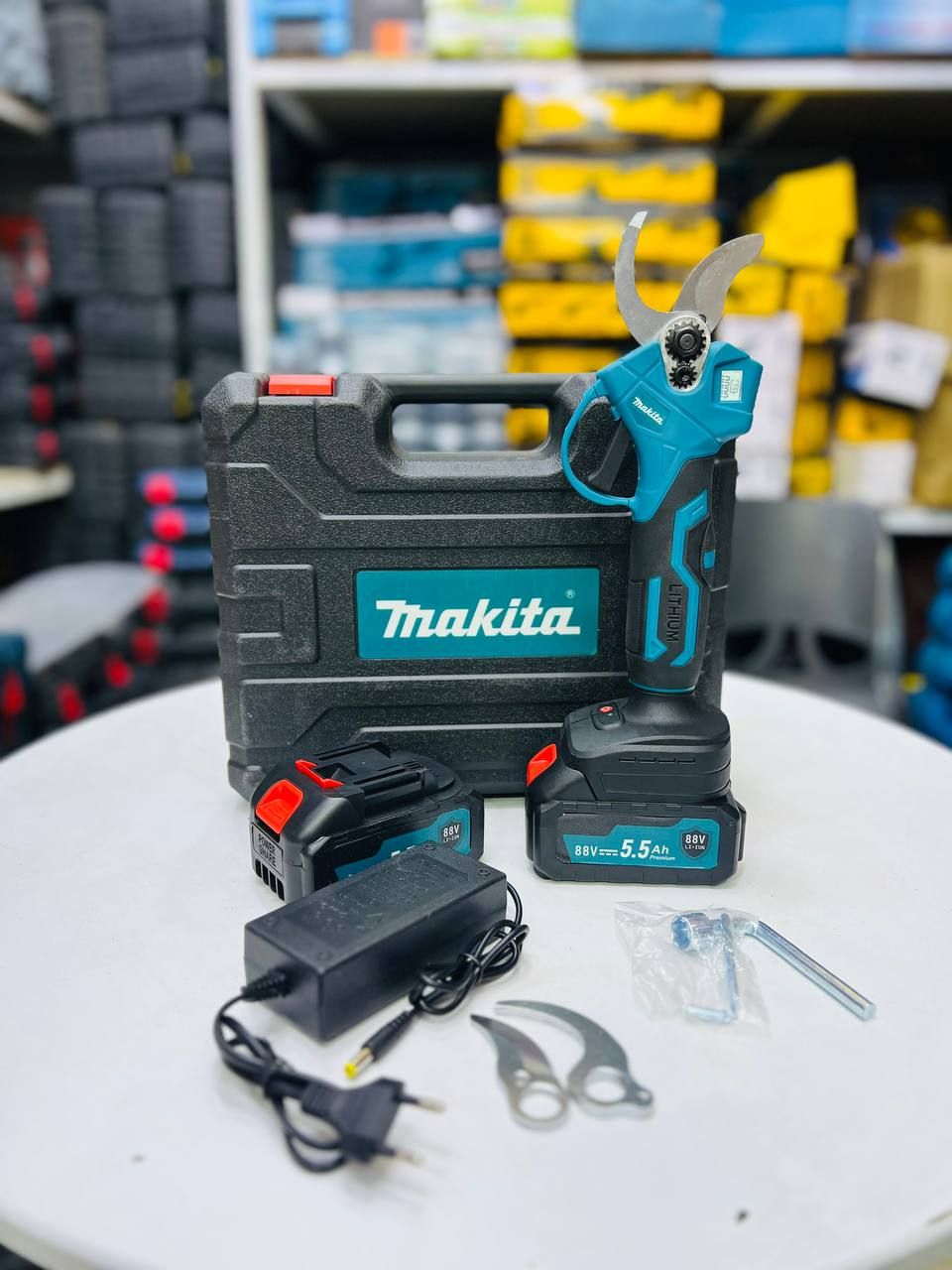 قیچی شارژی ماکیتا دو باطری 10 سلولی مدل makita 88v